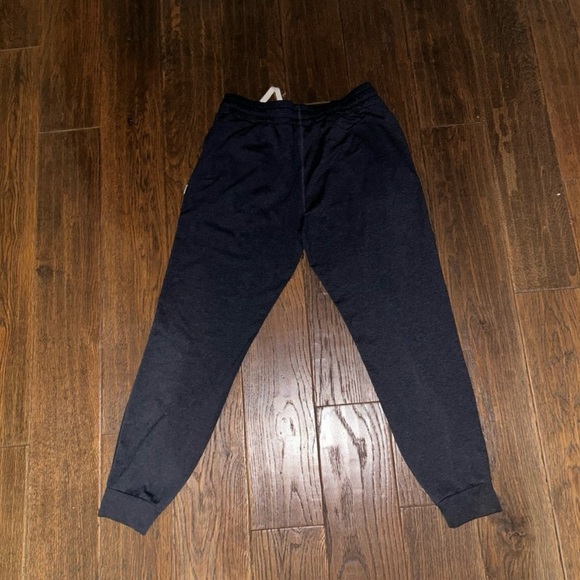 Vuori bundle women’s miles joggers - Picture 3 of 9
